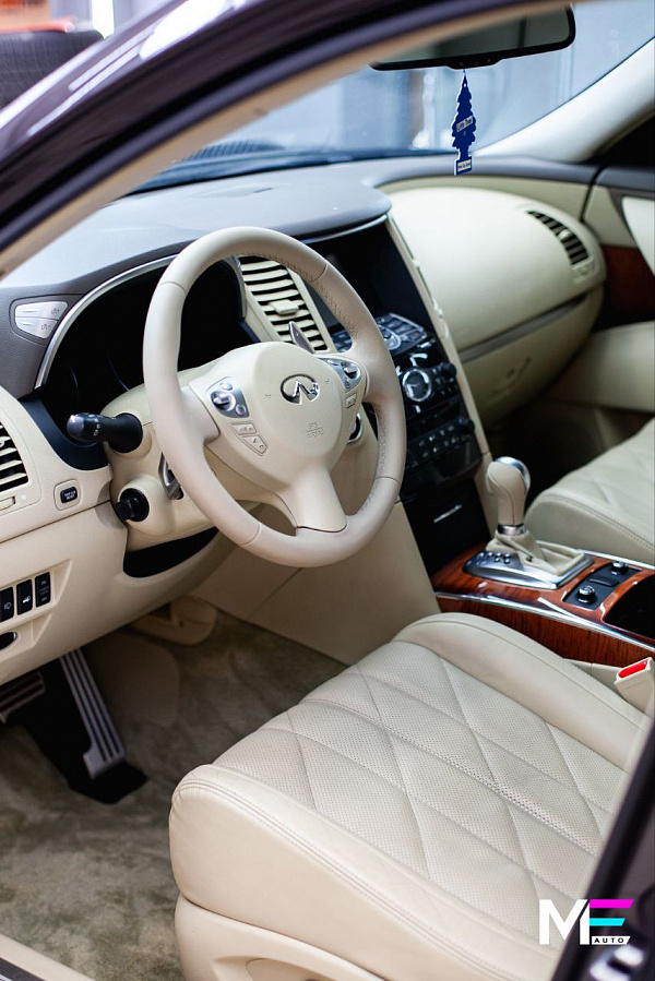 Комплексное обновление Infiniti QX70 с антихромом и полировкой
