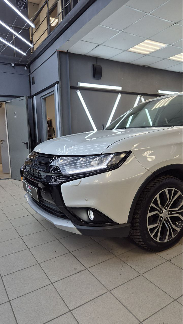 Антихром и восстановление кожаной обивки Mitsubishi Outlander