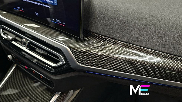 Классический карбон в салоне BMW M4 G80
