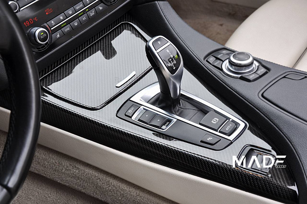 Аквапринт под карбон деталей интерьера BMW 6 F12
