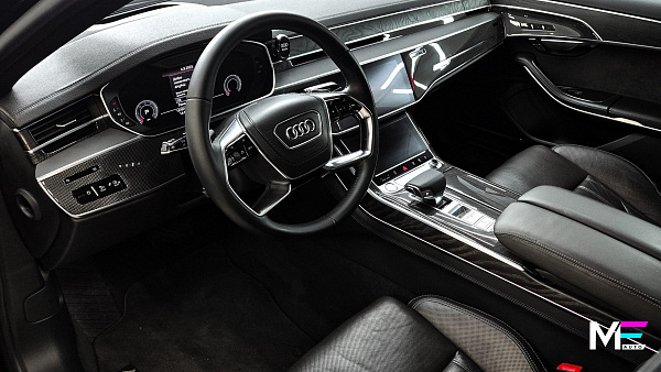 Премиальный карбоновый интерьер Audi A8