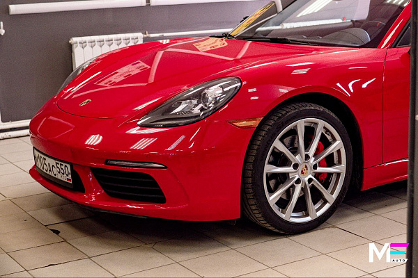 Карбоновый декор и перетяжка руля Porsche Boxster