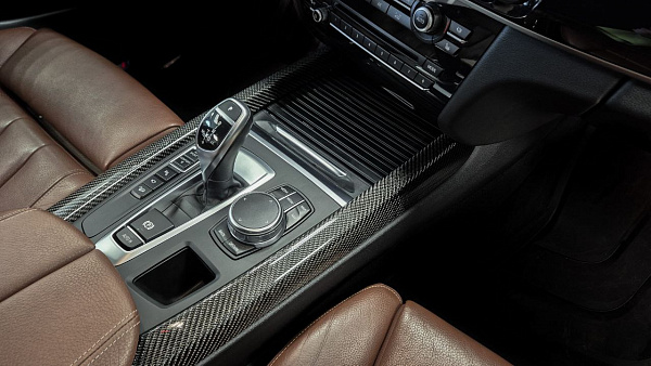 Ламинация салонных планок натуральным карбоном для BMW X5 F15