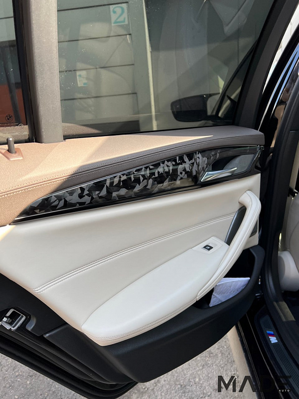 Ламинация кованым карбоном салона BMW 5 G30