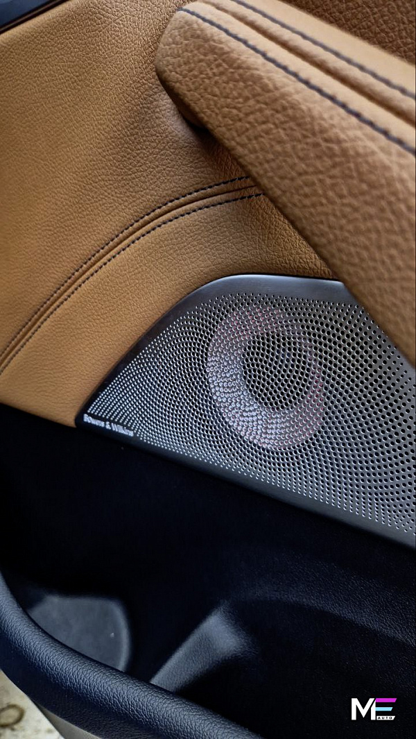 Серебристые сетки Bowers & Wilkins с подсветкой для BMW 5 G30