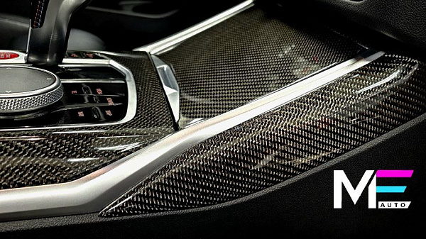Классический карбон в салоне BMW M4 G80