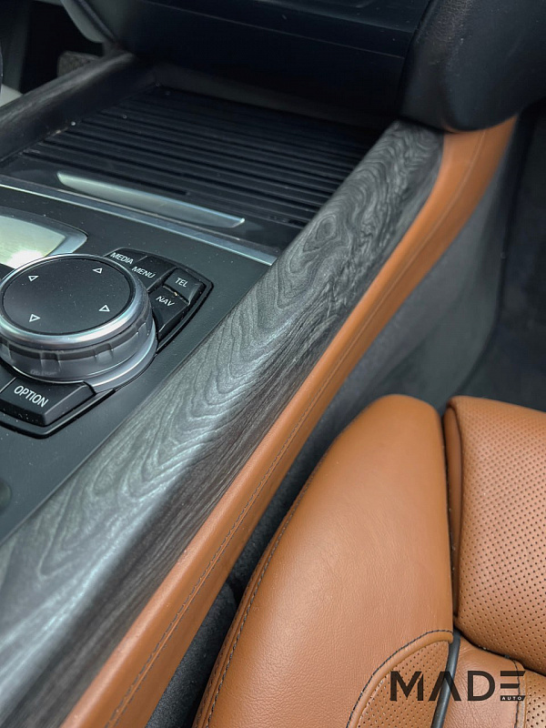 Аквапринт тёмное дерево для BMW X5 F15