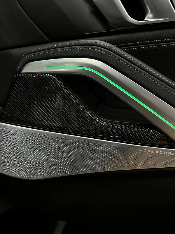 Карбоновые планки и Bowers & Wilkins для BMW X6 G06