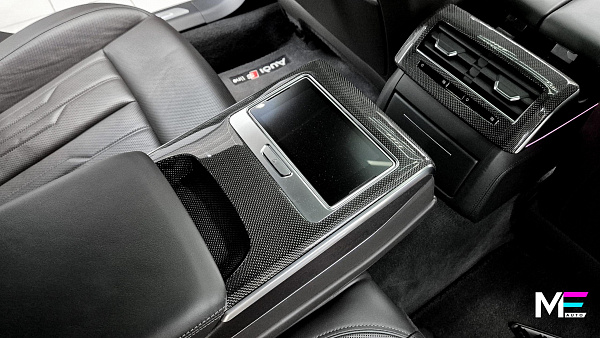 Премиальный карбоновый интерьер Audi A8