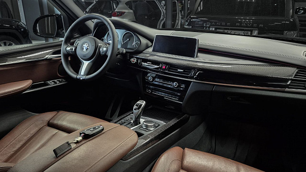 Ламинация салонных планок натуральным карбоном для BMW X5 F15