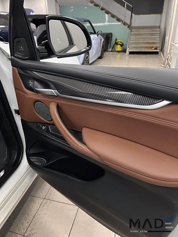 Аквапринт под карбон в салоне BMW X5 F15