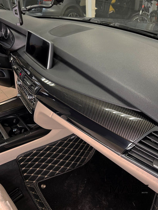 Аквапринт салона BMW X5 F15 под карбон