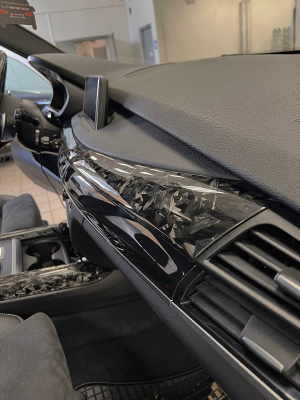 Ламинация салона BMW X5 F15 кованым карбоном