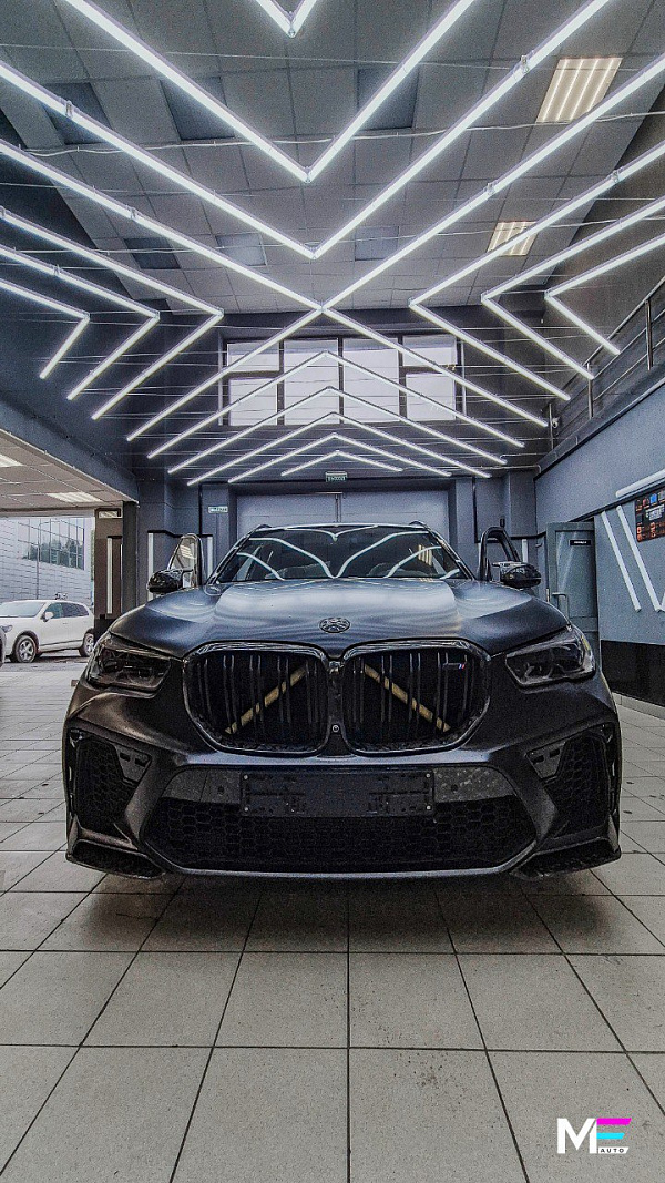 Кованый карбон в интерьере BMW X5 G05