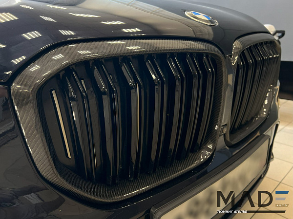 Ламинация экстерьерных элементов BMW X5 G05 классическим карбоном