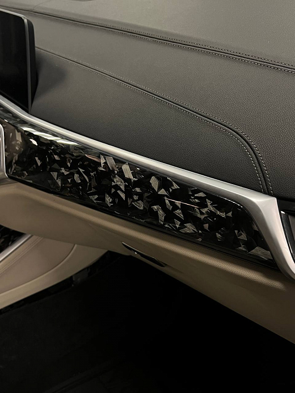 Кованый карбон и Bowers & Wilkins для BMW X5 G05