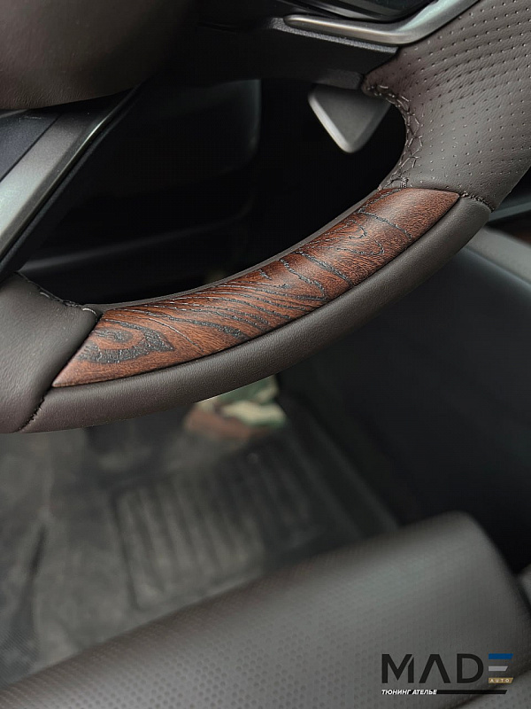 Аквапринт салона Lexus RX под брашированное дерево
