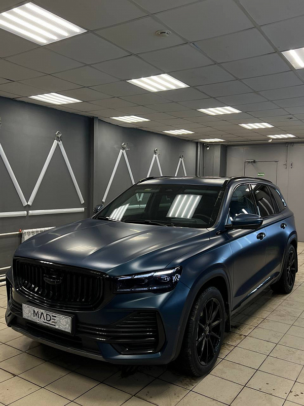 Оклейка багажника карпетом для Geely Monjaro