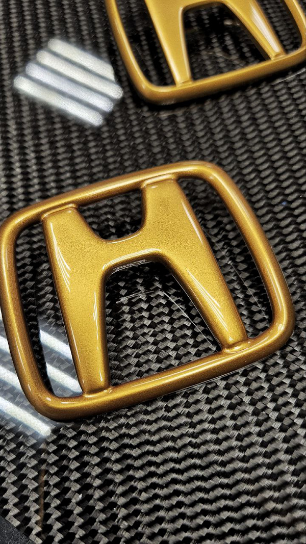 Золотой акцент для Honda CR-V