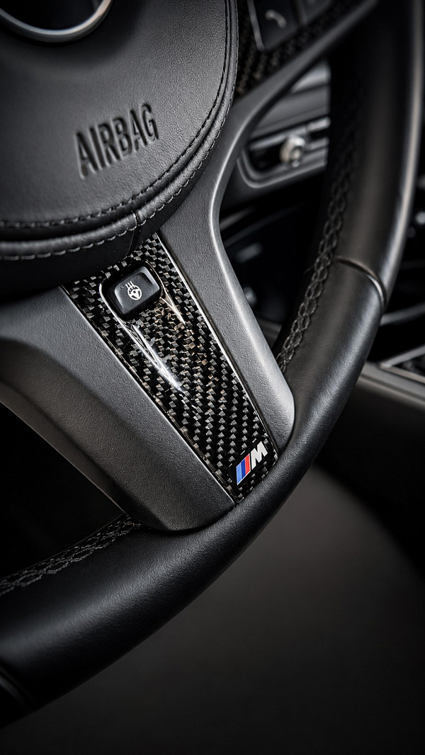 Карбоновые акценты и атмосферная подсветка для BMW 4 G22
