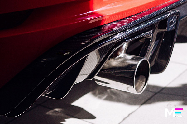 Карбоновый декор и перетяжка руля Porsche Boxster
