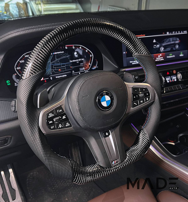 Изменение анатомии руля BMW X5 G05 с ламинацией карбоном и установкой подогрева