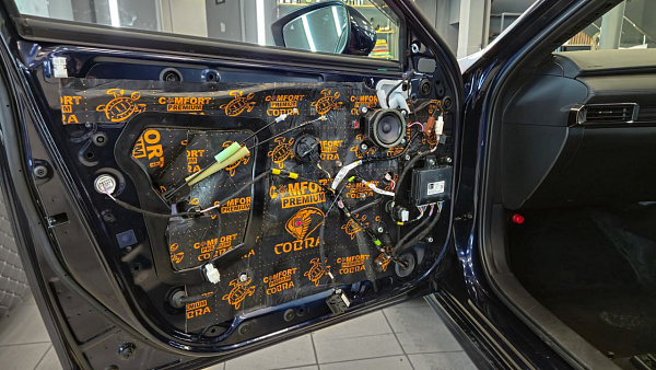 Шумоизоляция Mazda 3 материалами Comfort Mat