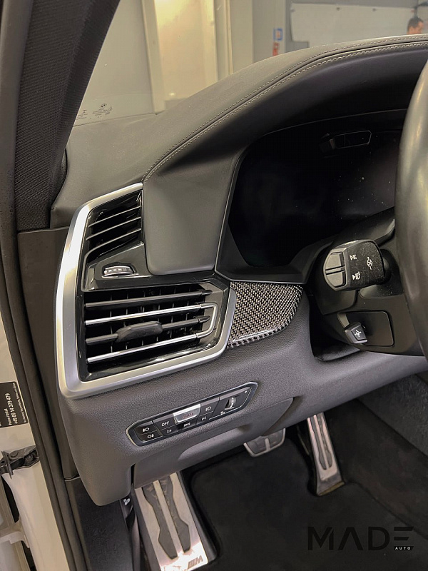 Ламинация салона классическим карбоном для BMW X5 G05