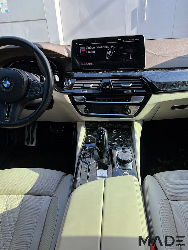 Ламинация кованым карбоном салона BMW 5 G30