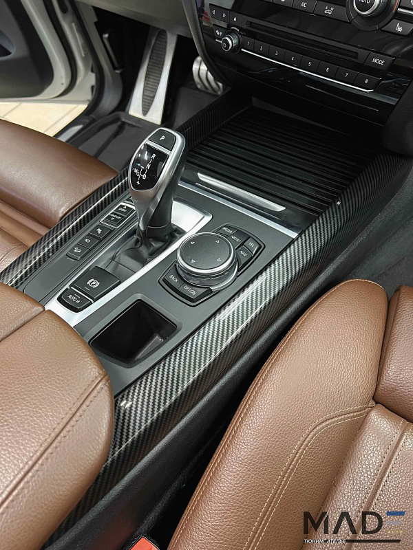 Аквапринт под карбон в салоне BMW X5 F15