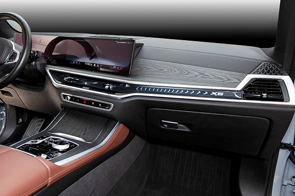 Аквапринт под черное дерево с открытой порой для BMW X5 G05
