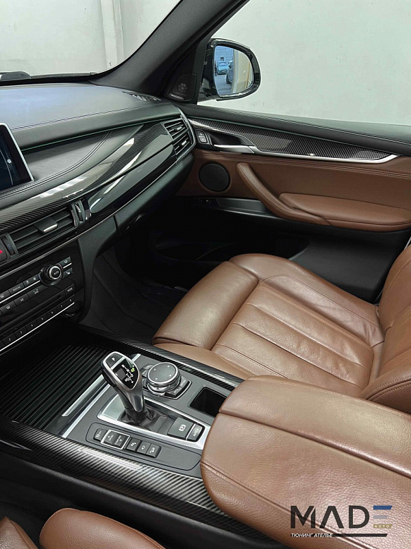 Аквапринт под карбон в салоне BMW X5 F15