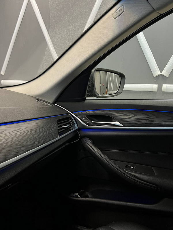 Салонные планки из темного брашированного дерева для BMW 5 серии