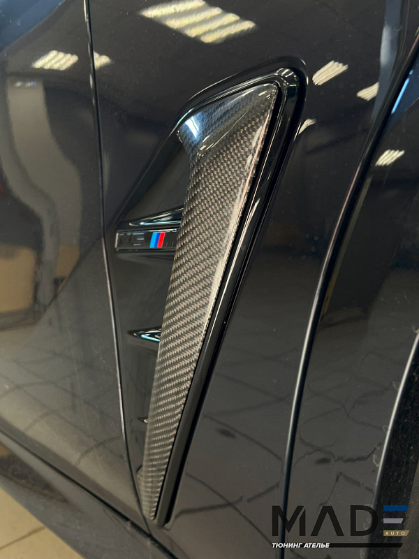 Ламинация экстерьерных элементов BMW X5 G05 классическим карбоном