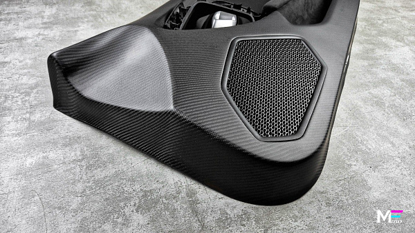 Карбоновые дверные карты для Lamborghini Huracan