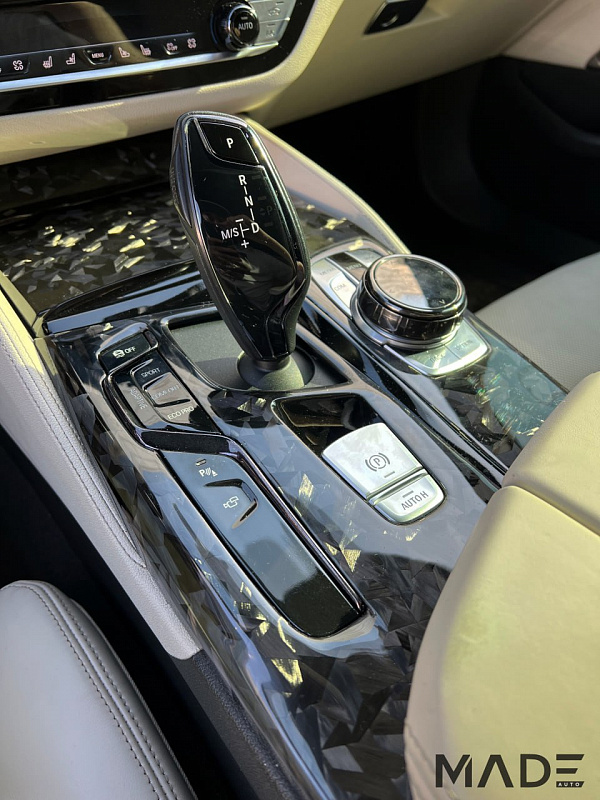 Ламинация кованым карбоном салона BMW 5 G30