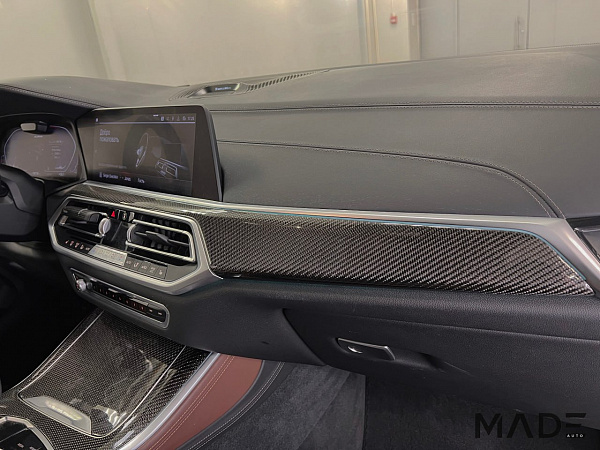 Ламинация салона классическим карбоном для BMW X5 G05