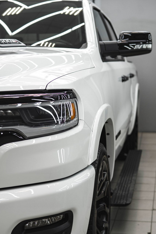 Защита зон риска Ram 1500 полиуретановой пленкой