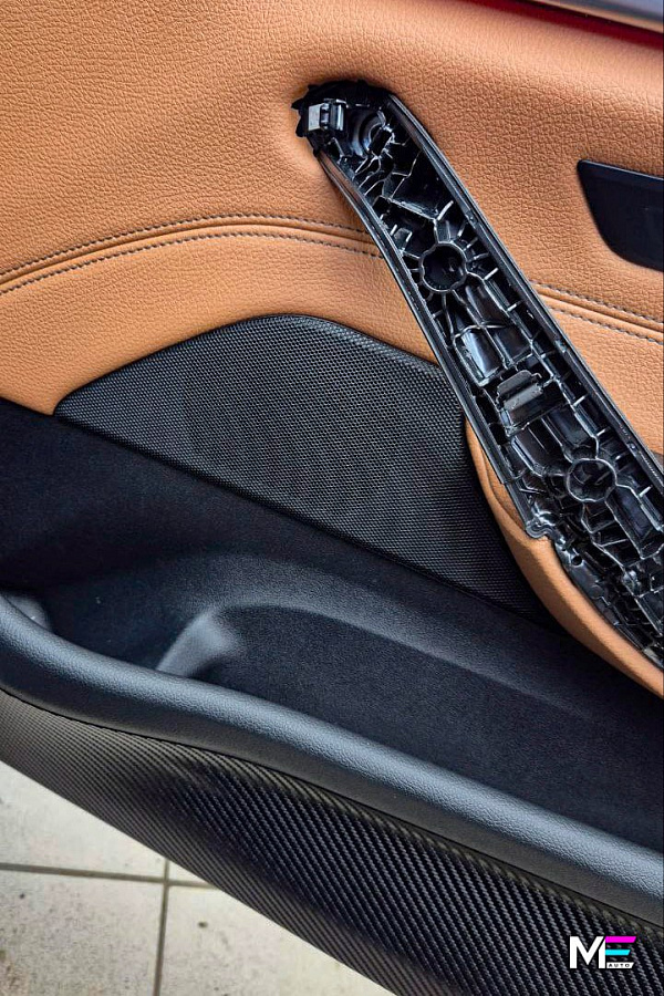 Серебристые сетки Bowers & Wilkins с подсветкой для BMW 5 G30