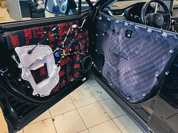 Полная шумоизоляция Toyota RAV4 с защитой колесных арок