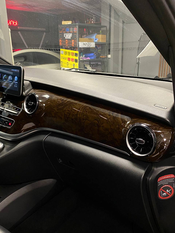 Салонные планки под коричневое дерево для Mercedes-Benz V-Class