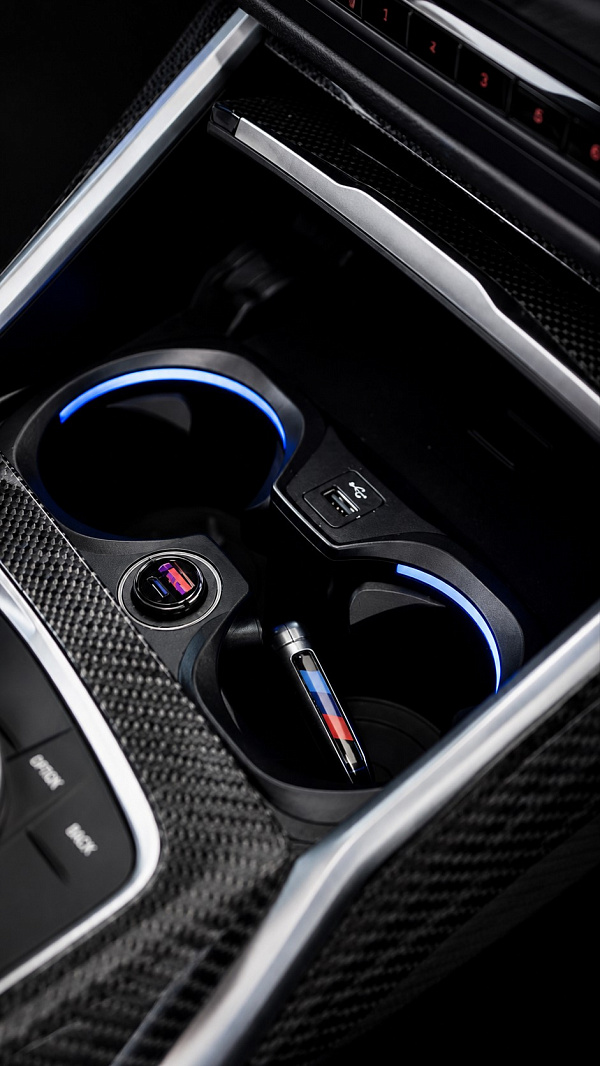 Карбоновые акценты и атмосферная подсветка для BMW 4 G22