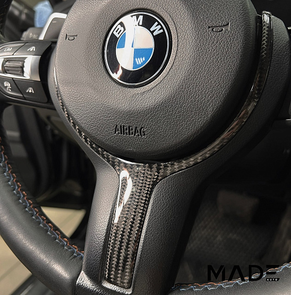 Ламинация карбоном деталей интерьера BMW 5 F10
