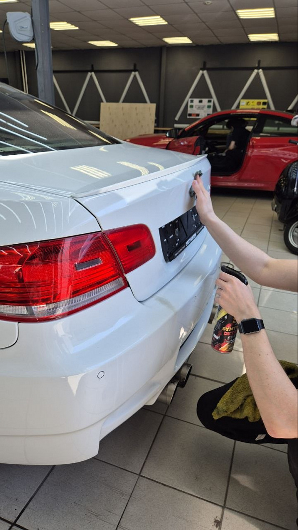 BMW M3 — полировка, керамика и реставрация салона