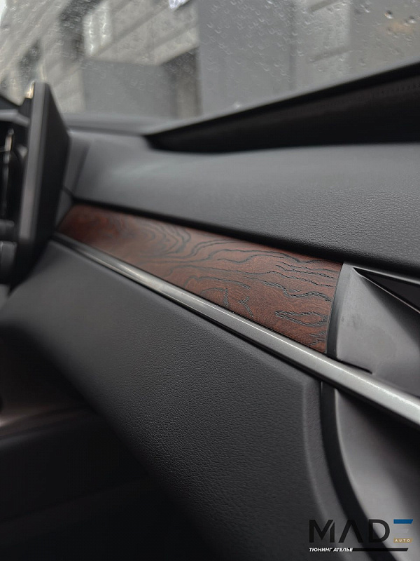Аквапринт салона Lexus RX под брашированное дерево