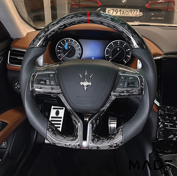 Ламинация кованым карбоном и доработка руля для Maserati Ghibli