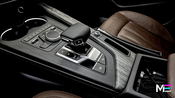 Аквапечать под гладкое серое дерево для Audi A4