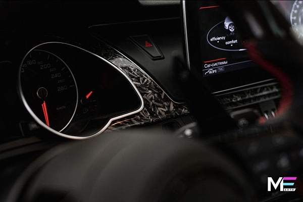 Тюнинг интерьера Audi A5 с аквапринтом под кованый карбон