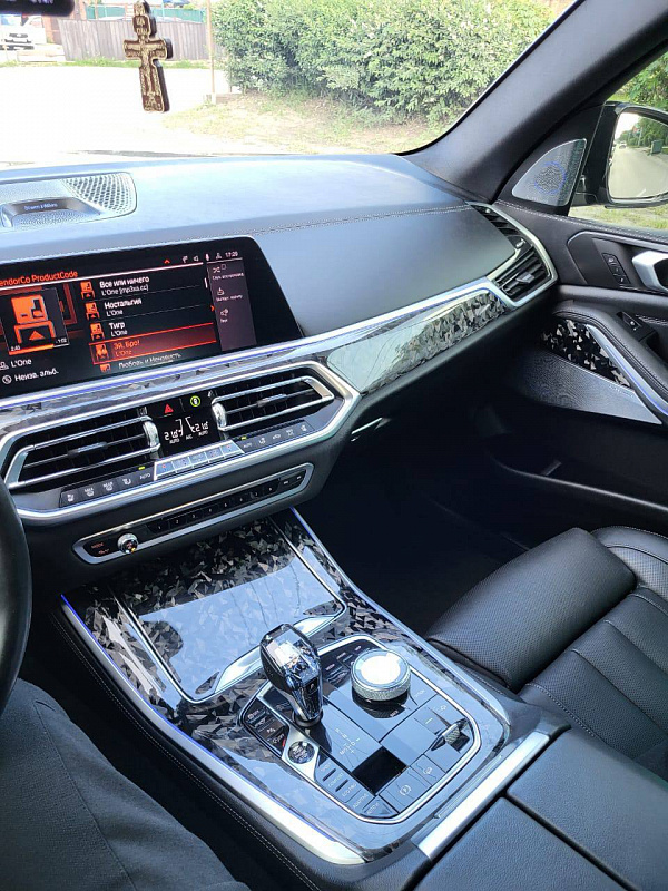 Ламинация декоративных планок BMW X5 G05 кованым карбоном