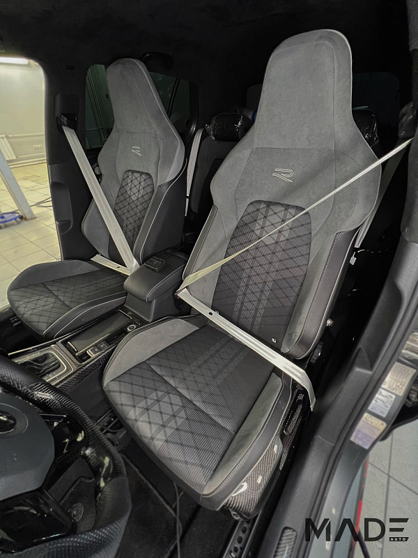 Комплексная доработка салона Volkswagen Golf с карбоном